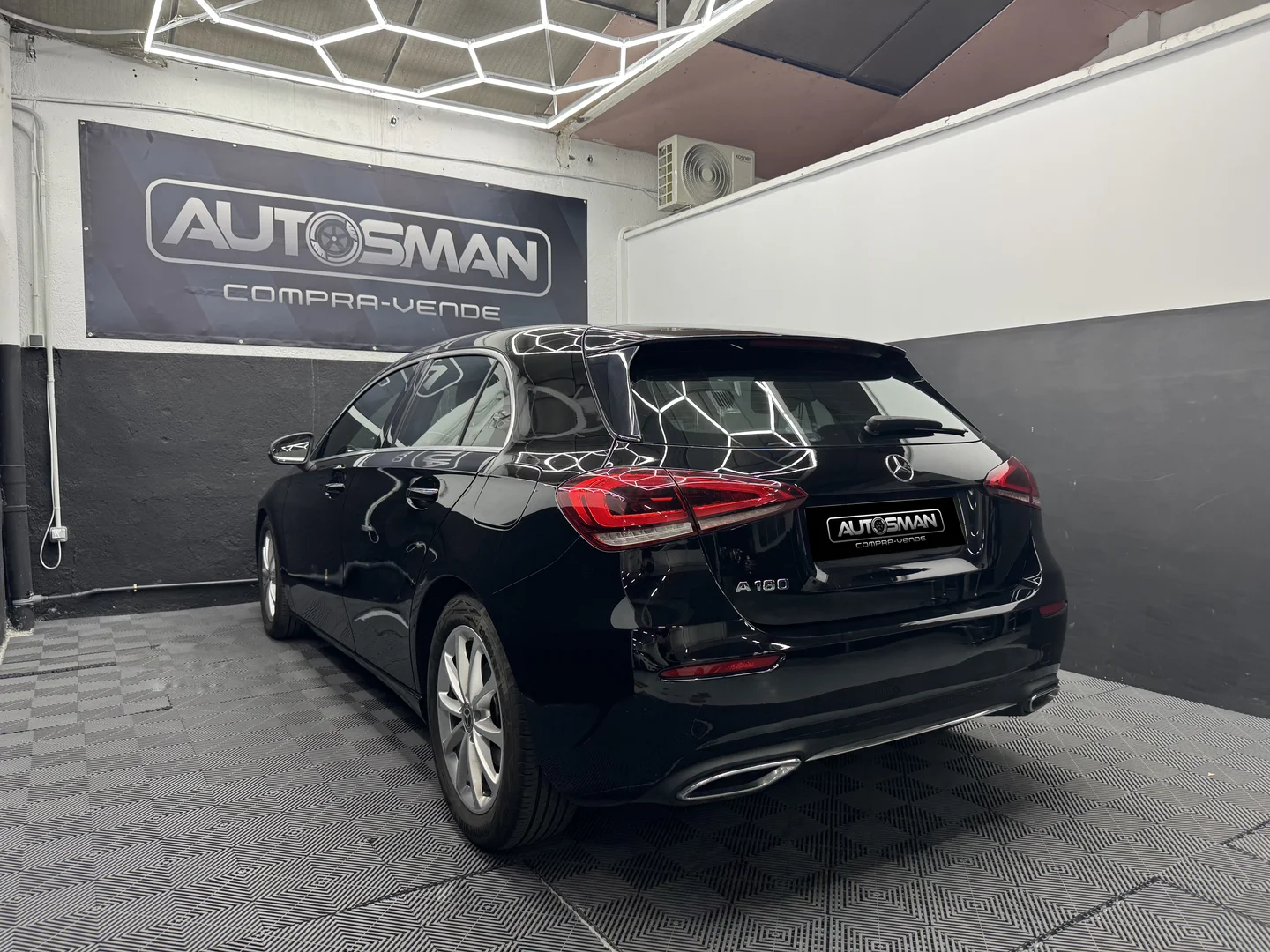 MERCEDES-BENZ Clase A 180 2020 Gasolina Negro - Detalle